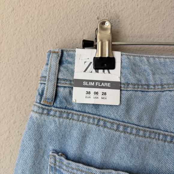 NWT NEW Zara Slim Flare Light Wash Raw Hem Jeans Size 6 - Picture 5 of 7